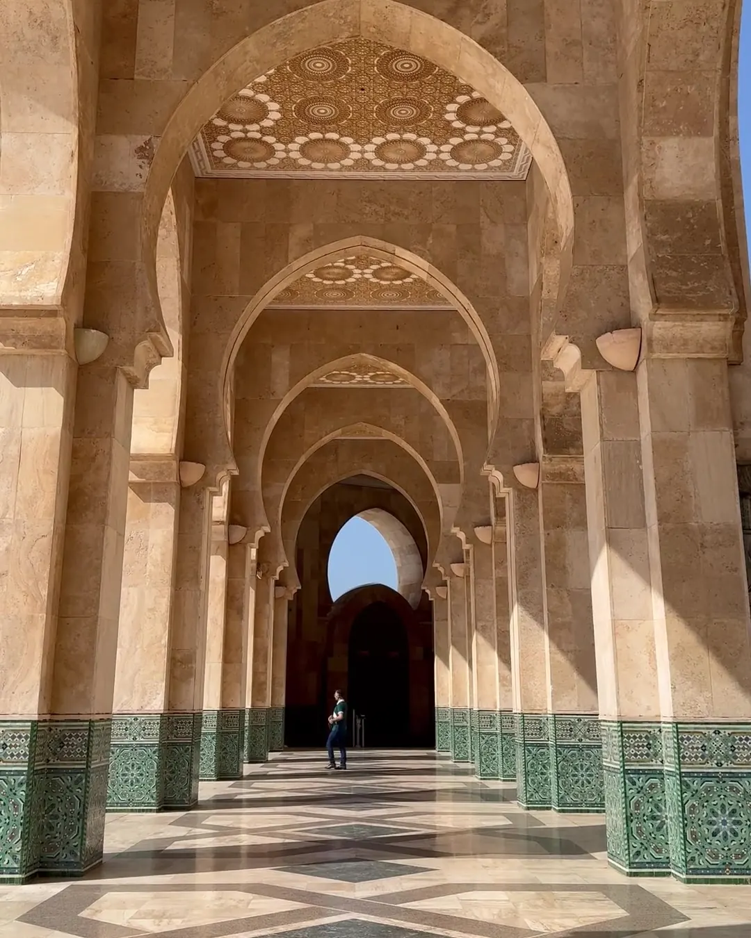 Arcades de la mosquée Hassan II à Casablanca